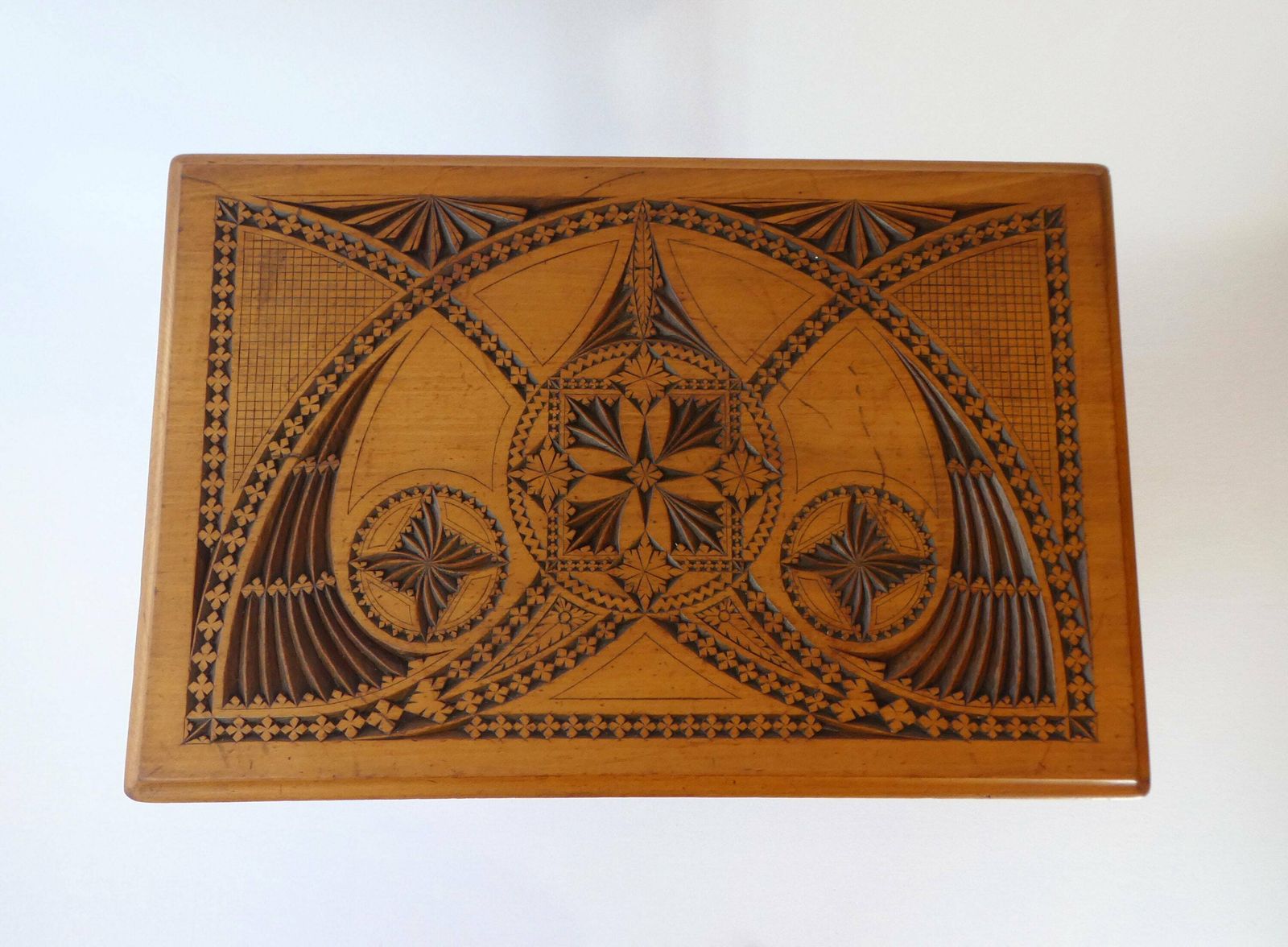 Antique Dutch Hand Carved Wooden Side Table, Art Nouveau Chip Carved Frisian Sewing Box With Lock, Handmade Folk Art Furniture photo vinterior