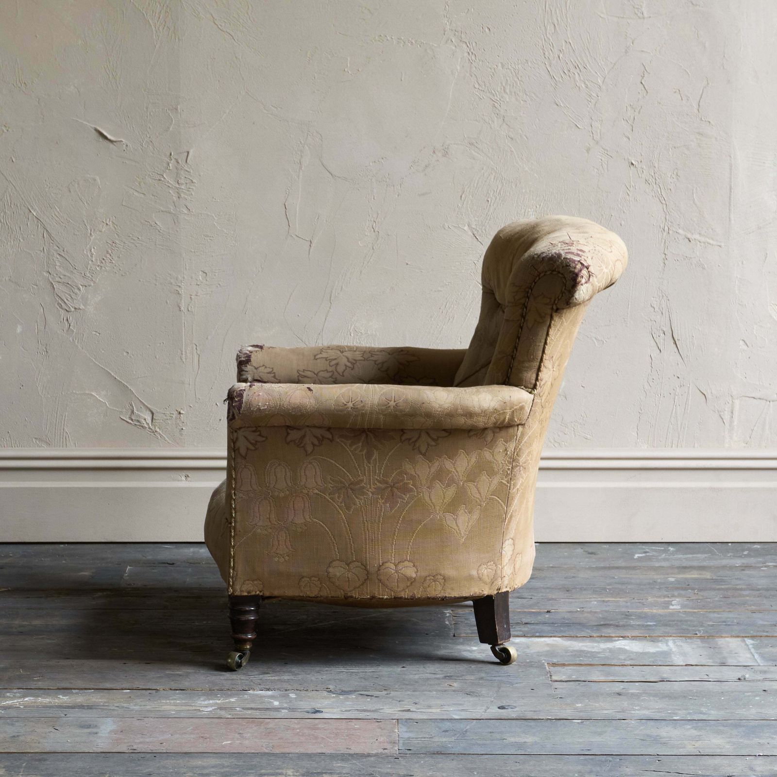 Antique Woodstock Style Chair   Nouveau Fabric. photo 1490.0