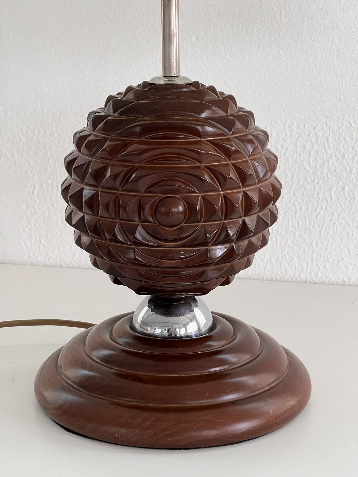 Italian Midcentury Sculptural Table Lamp In Nutwood, 1960s photo vinterior