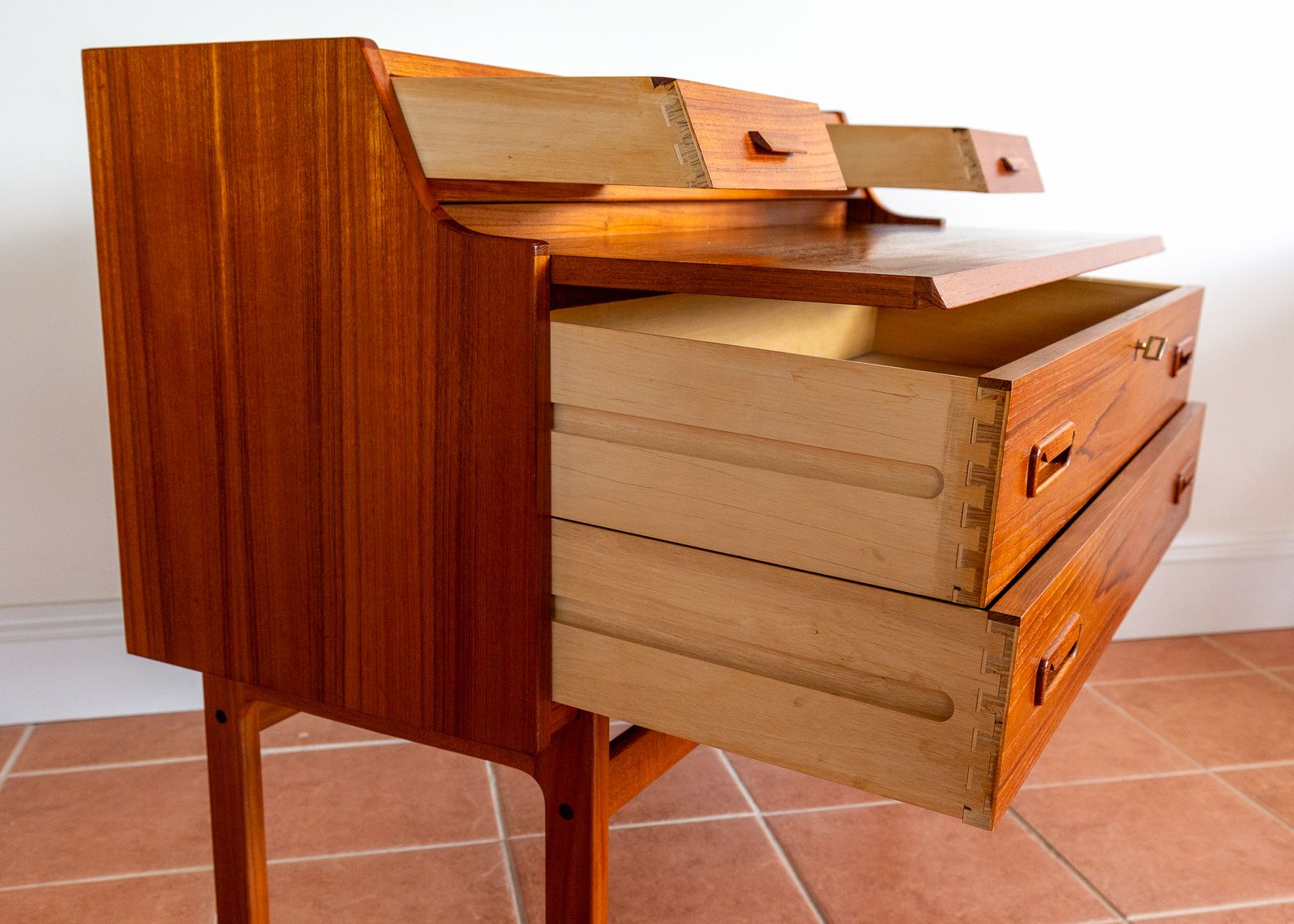 photo vintage Arne Wahl Iversen Bureau Desk Secretaire Danish Mid Century Teak 1960s Mcm Scandinavian Vinde Møbelfabrik S.Ideboard C.Onsole C.Abinet Computer D.Esk