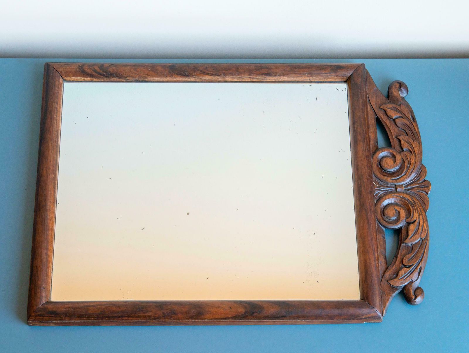 photo for sale Miroir mural d'époque en chêne, cadre sculpté à la main, décor campagne, style victorien