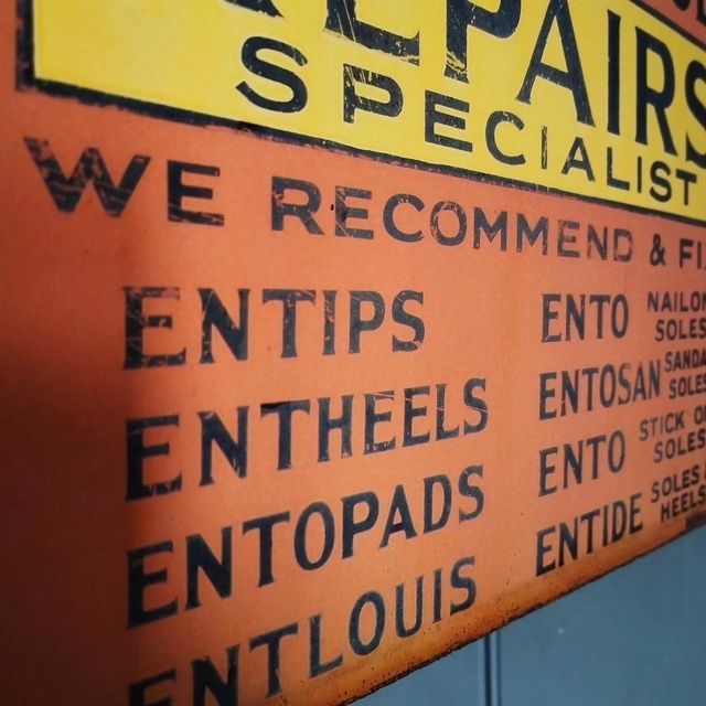 Antique Cobblers Flange Trade Sign photo vinterior