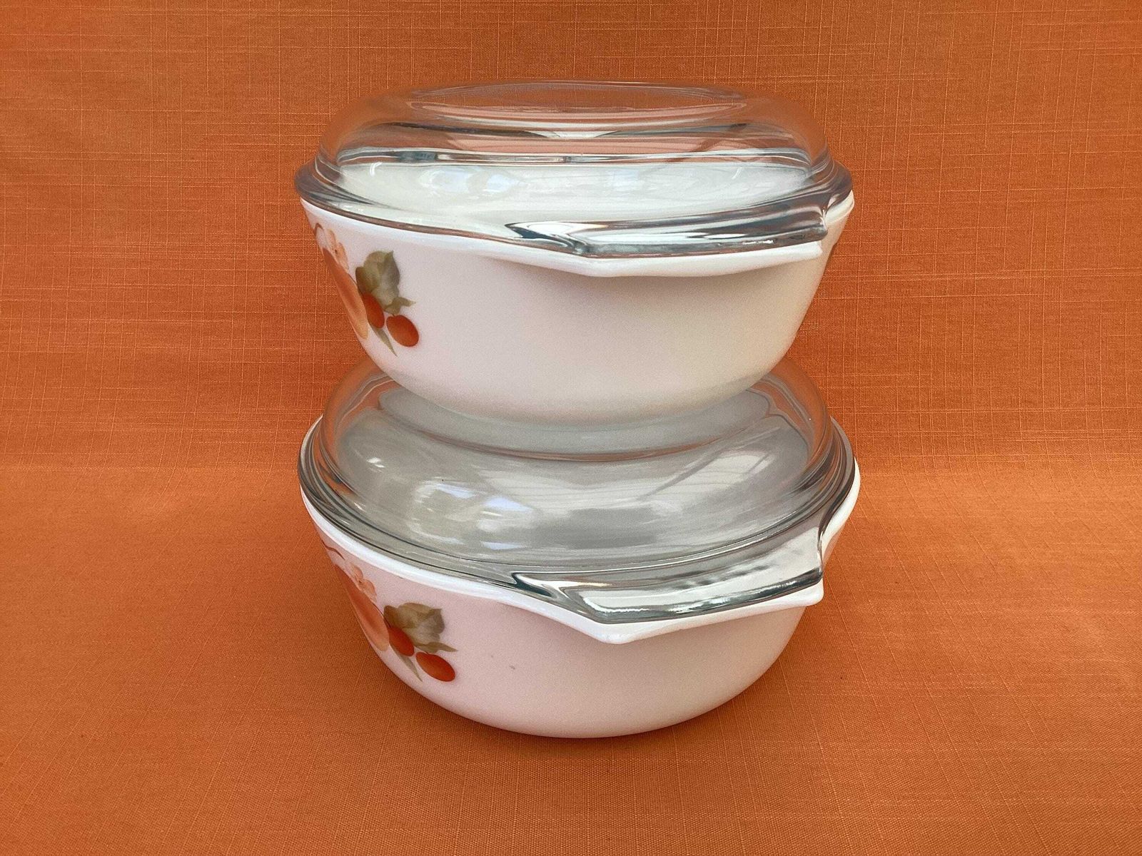 A Pair Of Pyrex Peach Pesca Casserole Dishes With Lids, Medium And Large Size, Pyrex Peach Casserole Dishes, Set Of 2 Pyrex Serving Dishes photo furniture