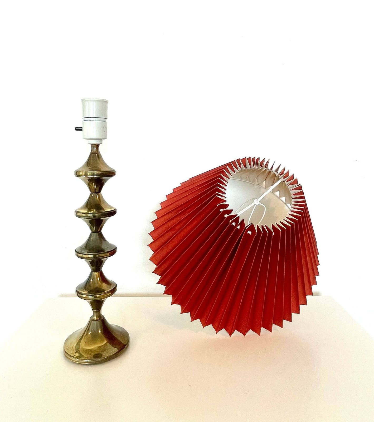 Danish Mid Century Vintage Table Lamp In Brass With Organic Shapes, Beautiful Base And Beautiful Deep Red Fabric Pleated Shade photo vinterior