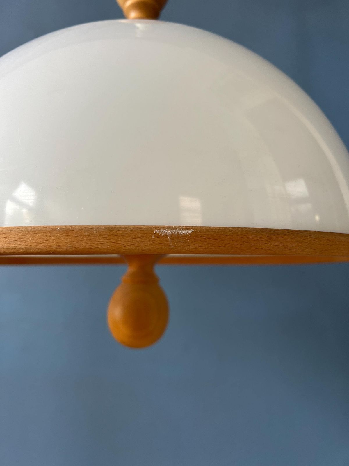 photo furniture Witte Steinhauer Hanglamp Van Plexiglas Met Houten Elementen