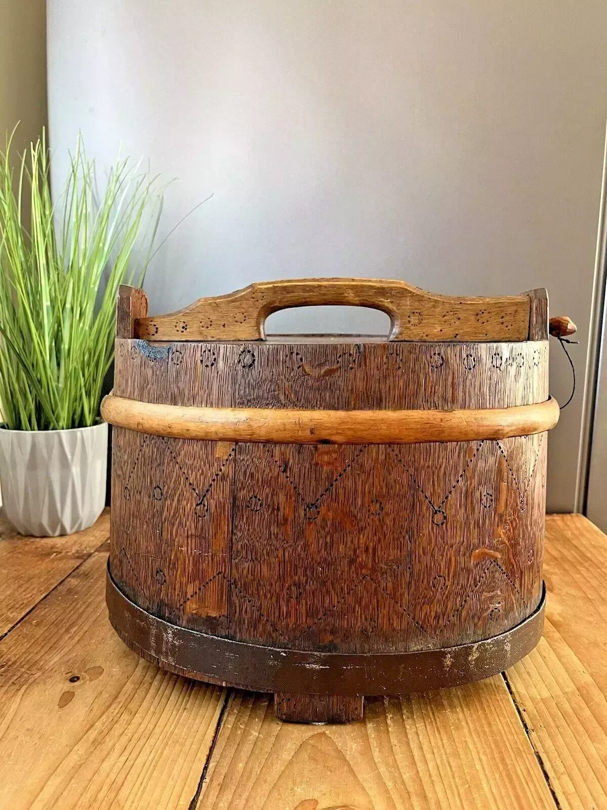 Large Antique Swedish Svepask Tine Bentwood Iron Folk Art Pokerwork Box Scandi photo vinterior