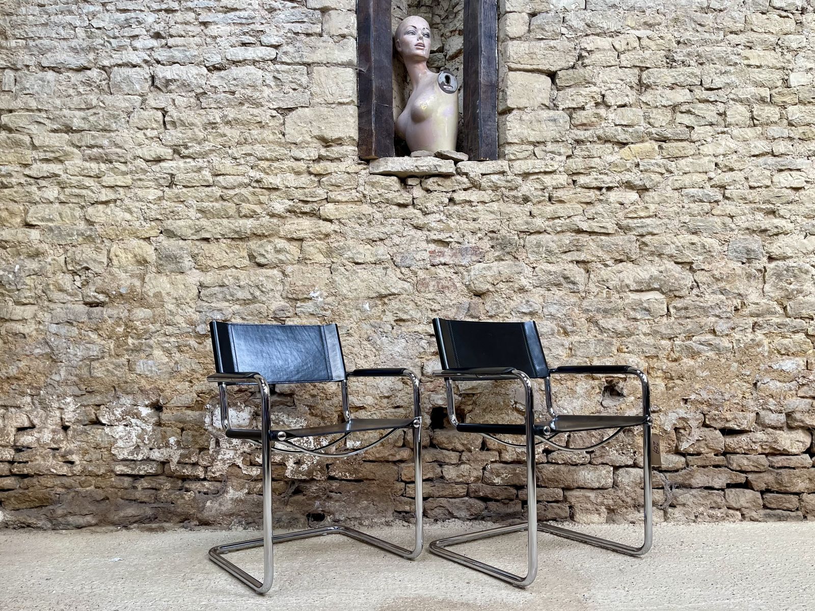 photo vintage Pair Of Matteo Grassi Occasional Desk Visitor 2 Dining Bauhaus Chrome Leather Mart Stam Marcel Breuer Two S34 Chairs