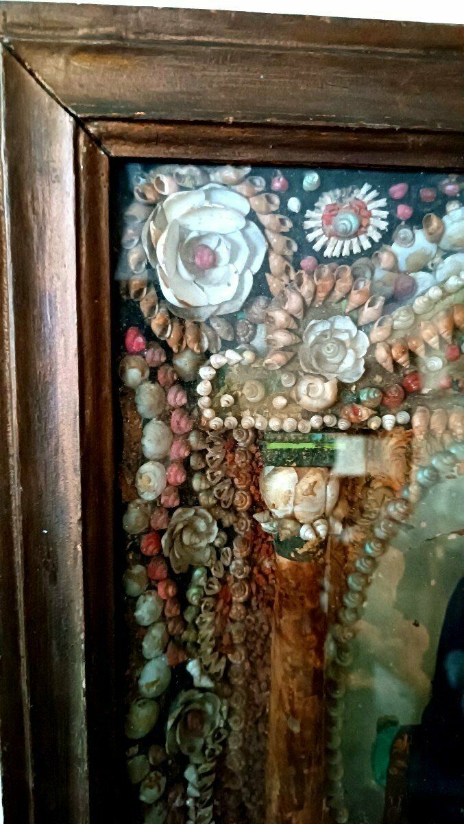 Large Execution Of The Madonna In A Setting Of Coral And Shells, 19th Century photo 701.0