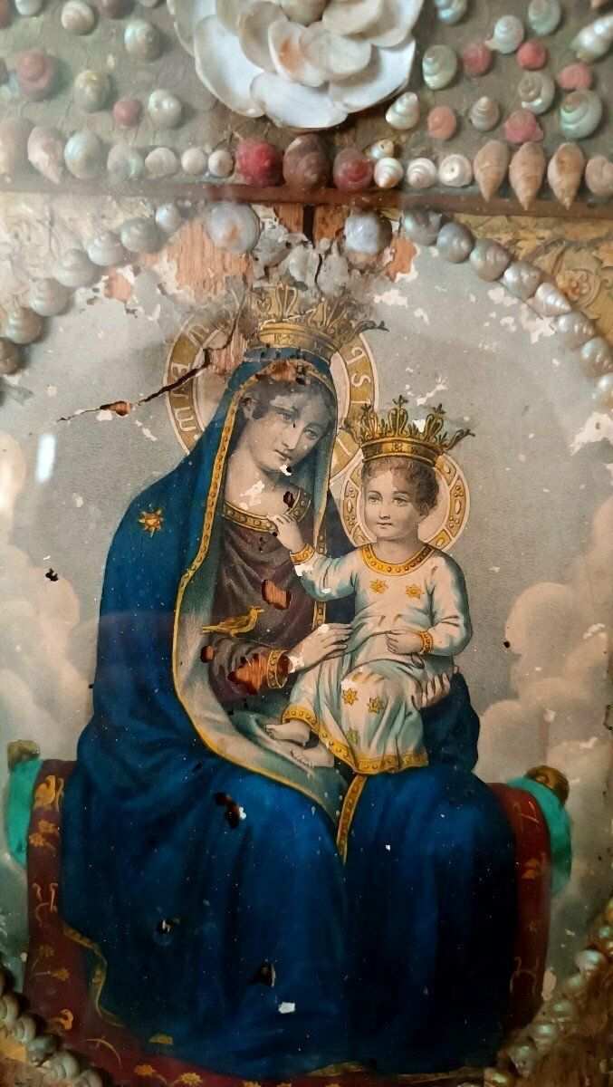 photo for sale Large Execution Of The Madonna In A Setting Of Coral And Shells, 19th Century