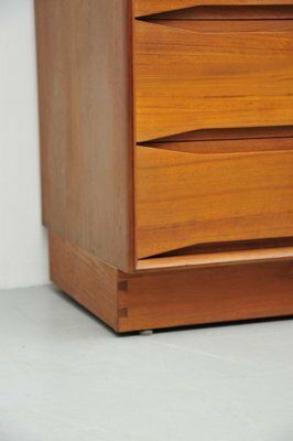 photo vinterior Danish Teak Chest Of Drawers From Dyrlund