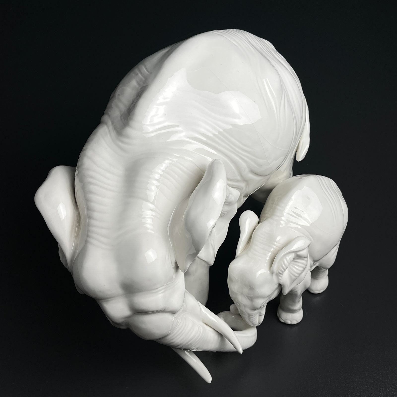 White Porcelain Figurine Elephant And Baby By Artepiu Este, Italy 1990s photo vinterior