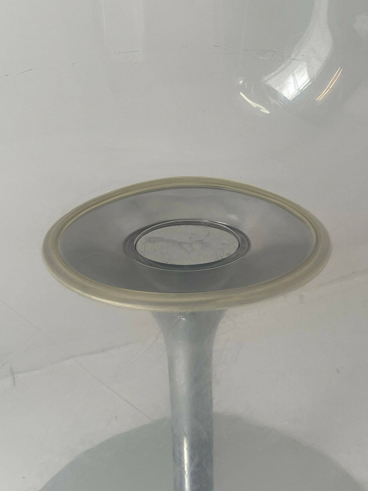 photo furniture Phillipe Starck   Kartell   Eros / Ero |S|   L Translucent On Swiveling Base