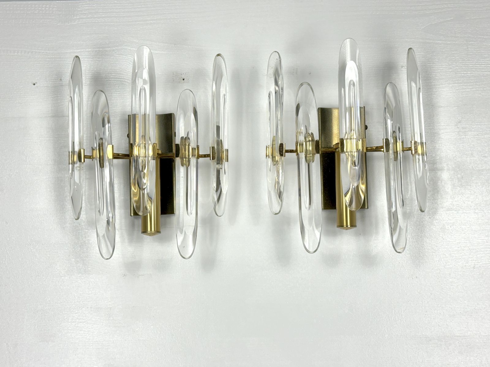 Sciolari, Set Of Two Large Sconces In Glass And Gilded Brass. Italy 1970s photo 1820.0