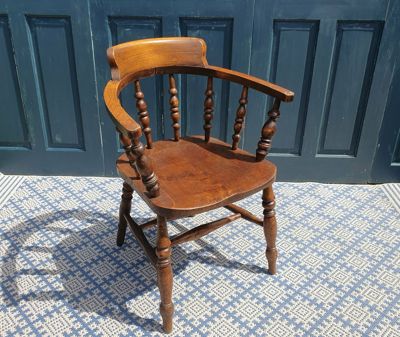 Smokers Bow Back/Captain's Windsor Chair photo furniture
