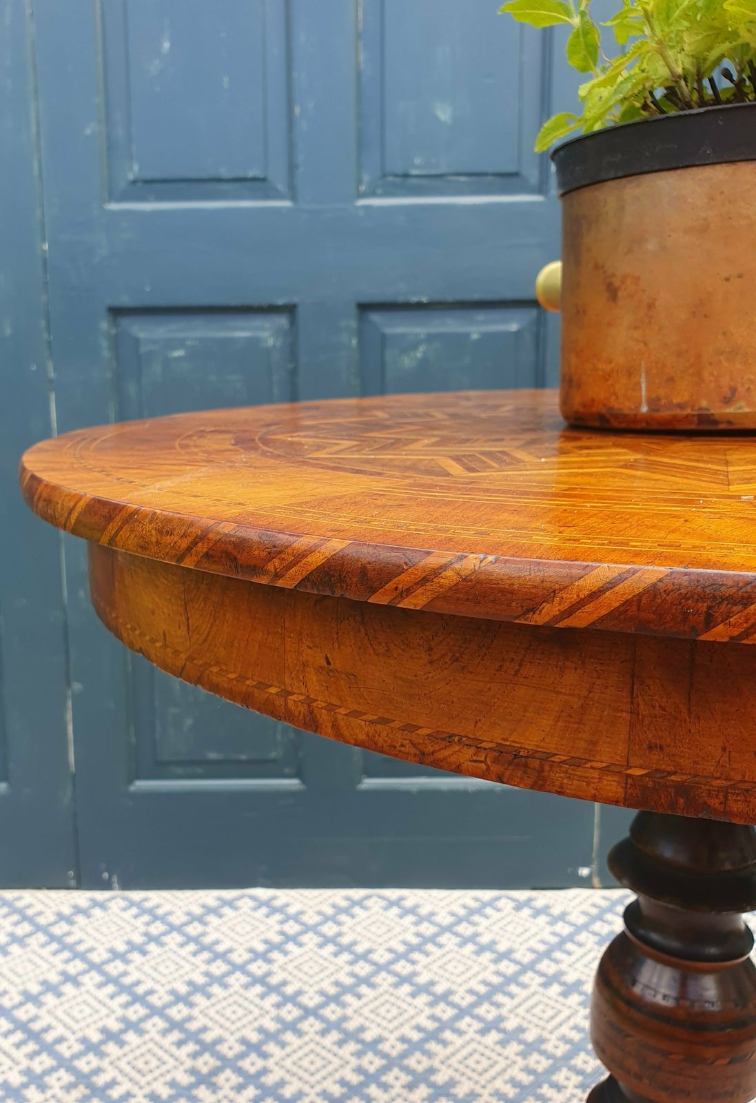19th Century Italian Walnut Sorrento Occasional Table photo Furniture