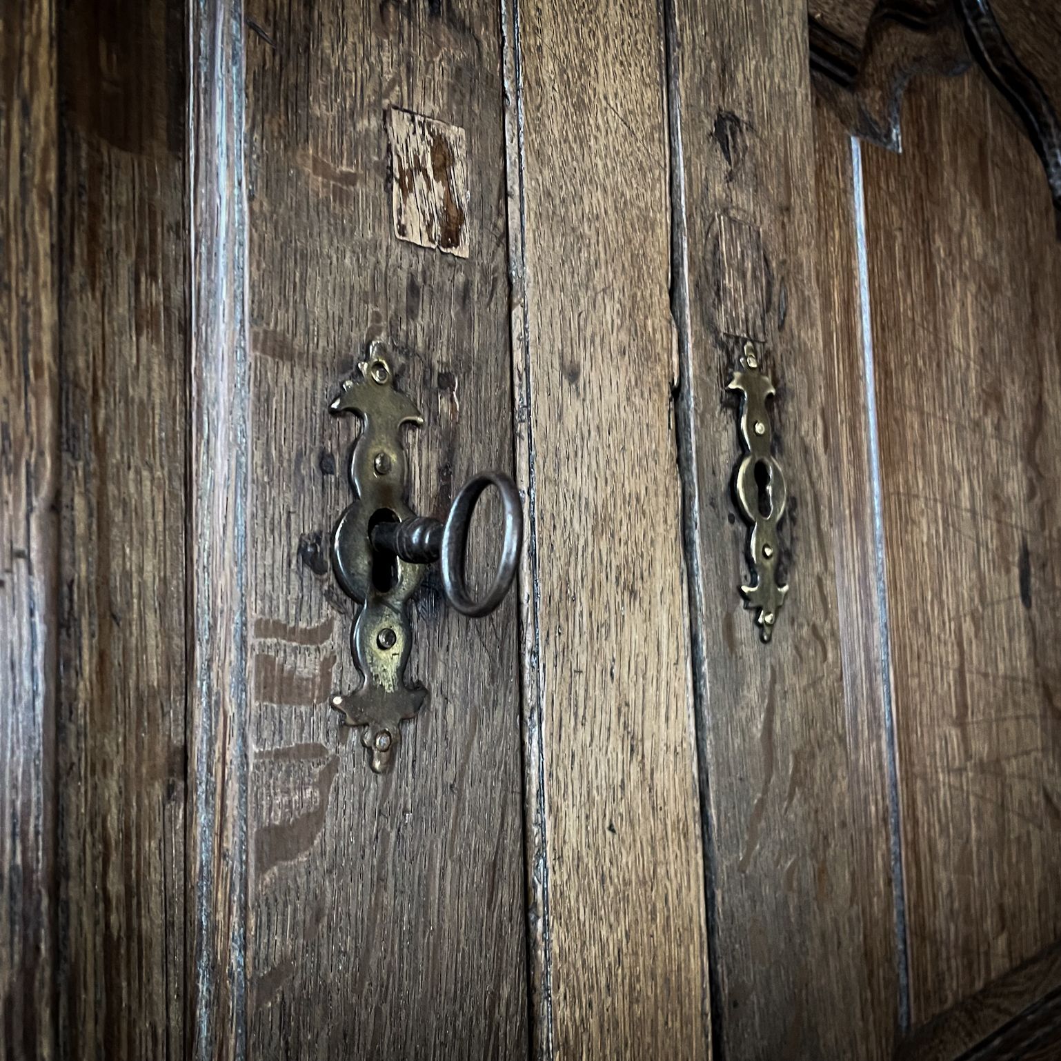 Rustiek Engels Antiek Eikenhouten Kabinet – Ca. 1740 photo 2499.0