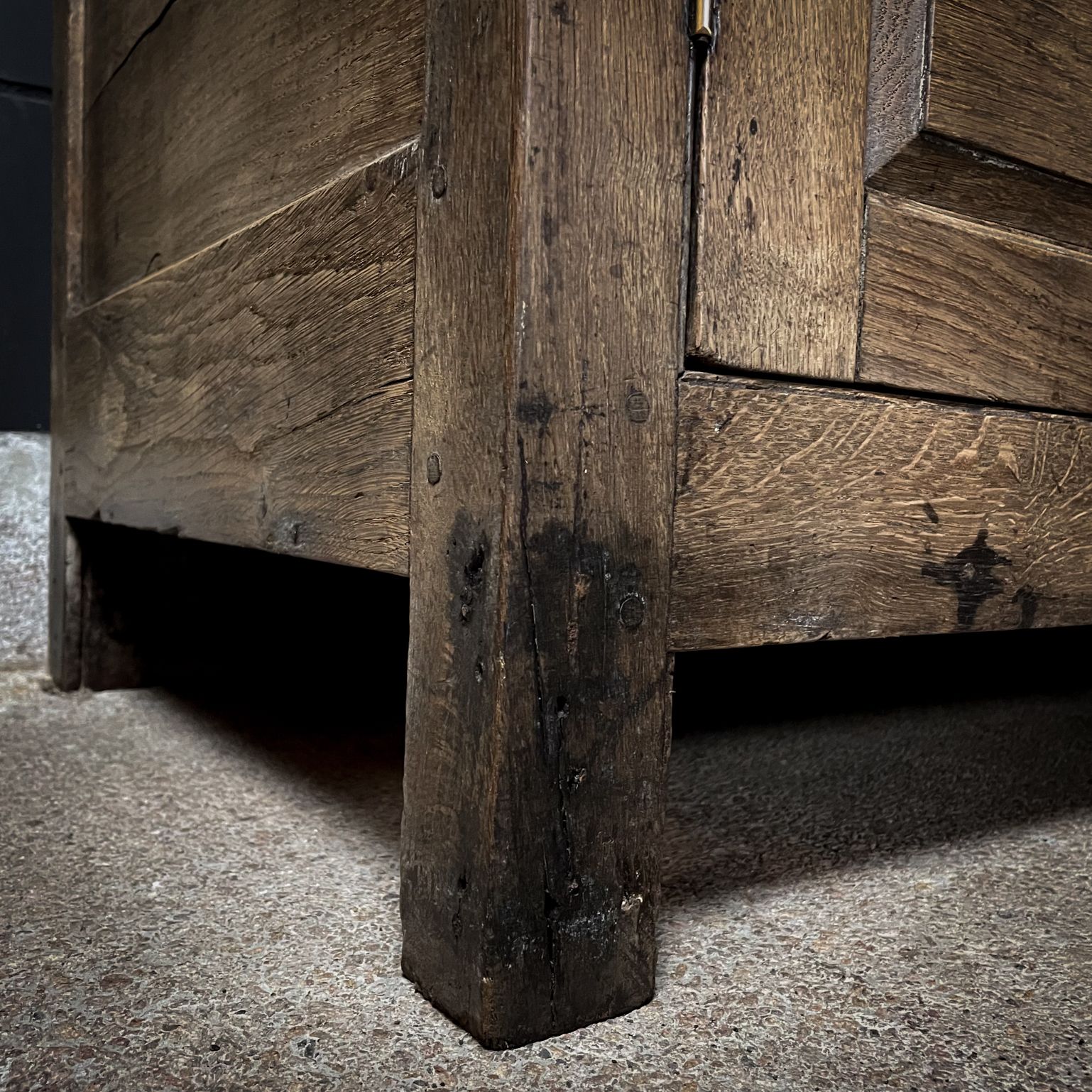Rustiek Engels Antiek Eikenhouten Kabinet – Ca. 1740 photo vintage