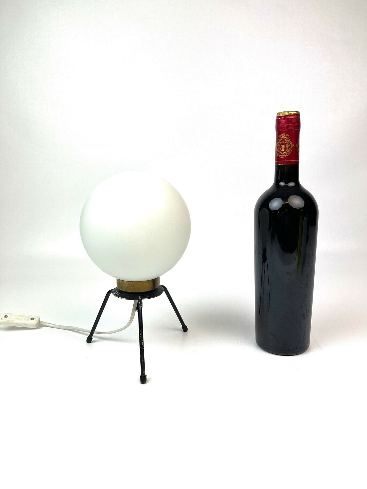 Rare Mid Century Minimalist Tripod Globe Glass Desk Lamp Italy 1960 photo Lighting