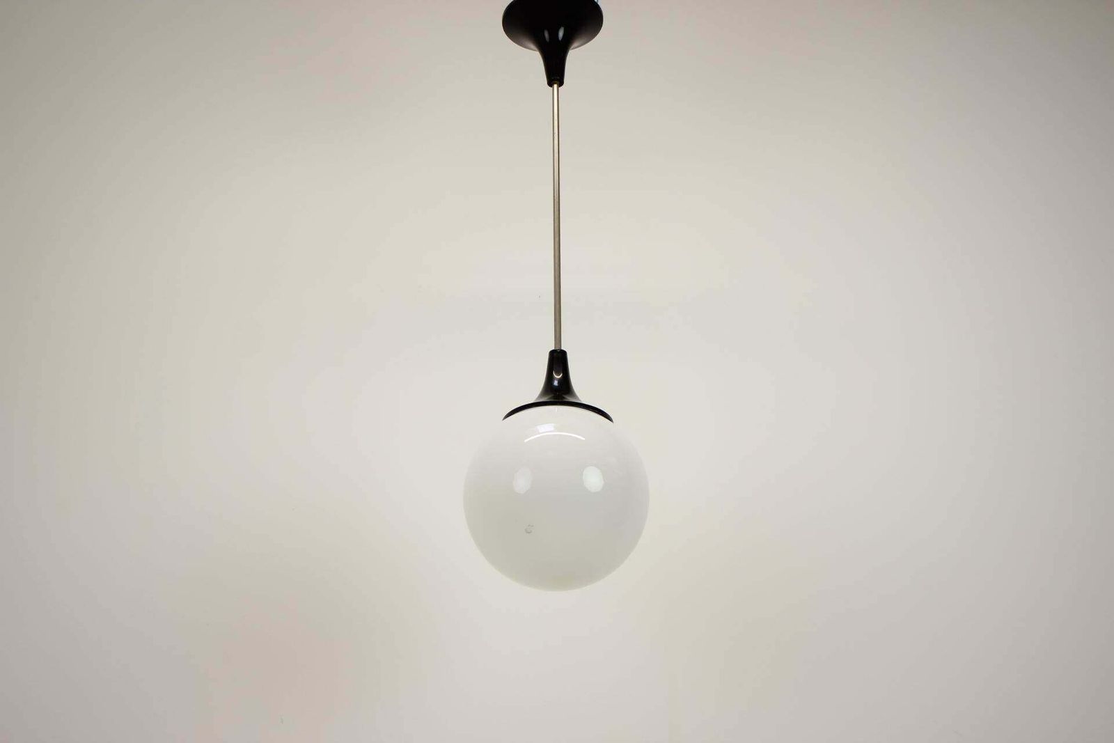 Mid Century Hanglamp Van Napako, Tsjecho Slowakije, Ca. Jaren 1960 photo vintage