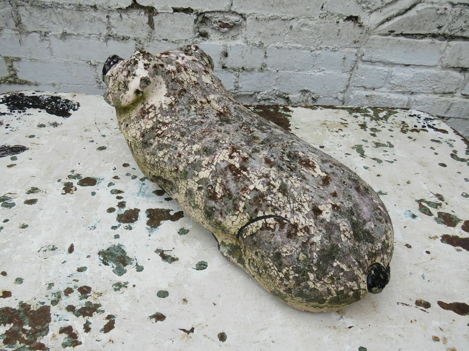 Vintage English Weathered Garden Stone Pig Ornament photo vinterior