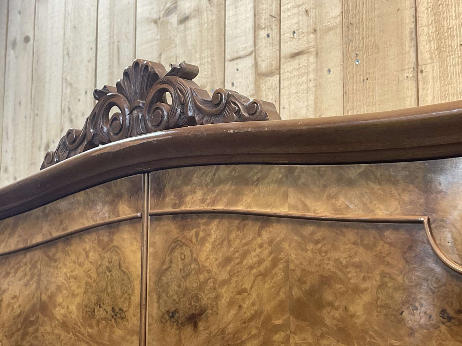 photo vinterior English Walnut Burr Cabinet, Work From The 1950s