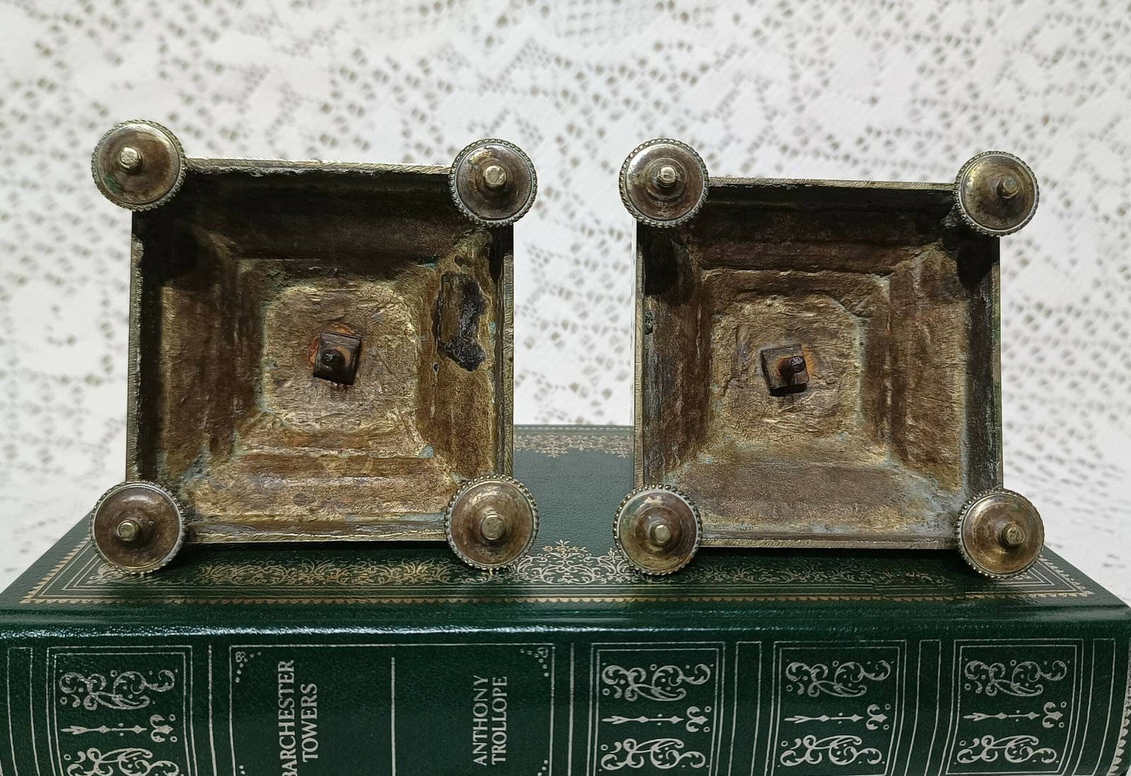 photo furniture Antique Brass Mantel Urns Acanthus Leaf Motif With Grapes Leaves Motif.