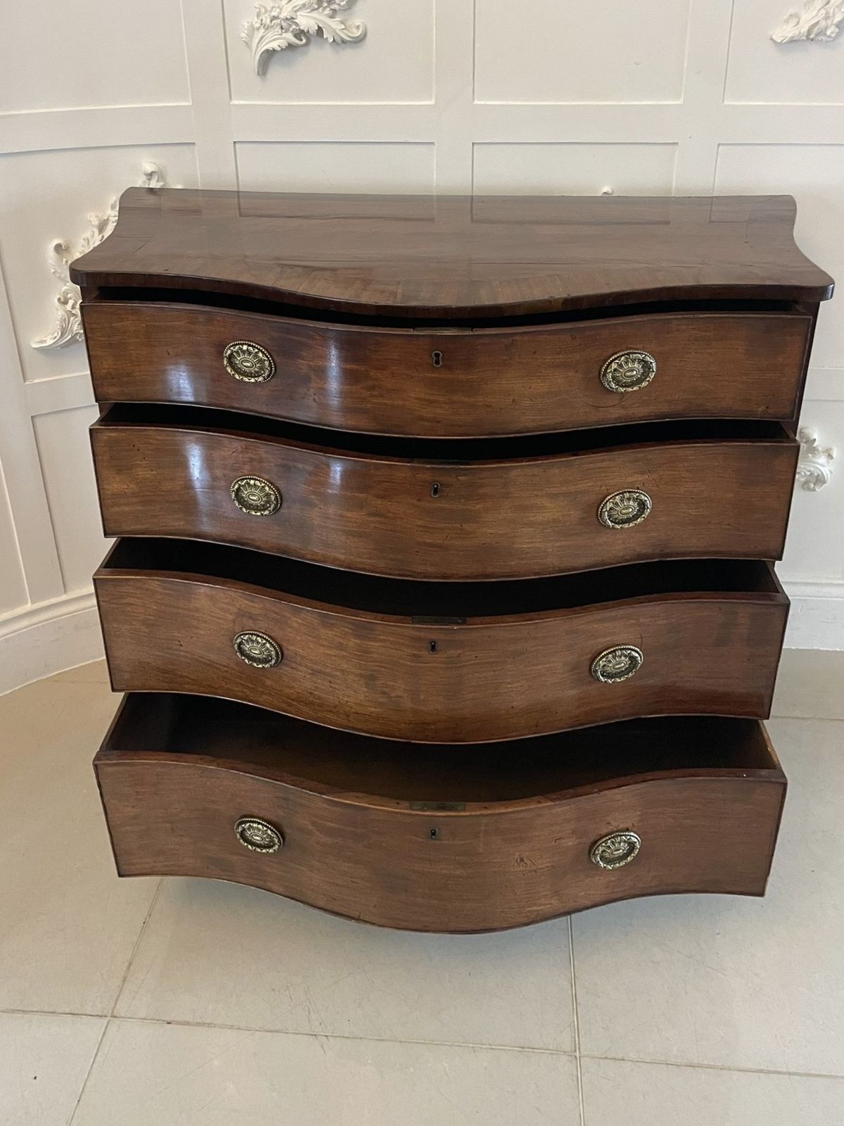 Antique 18th Century Quality Figured Mahogany Serpentine Chest Of Drawers photo for sale