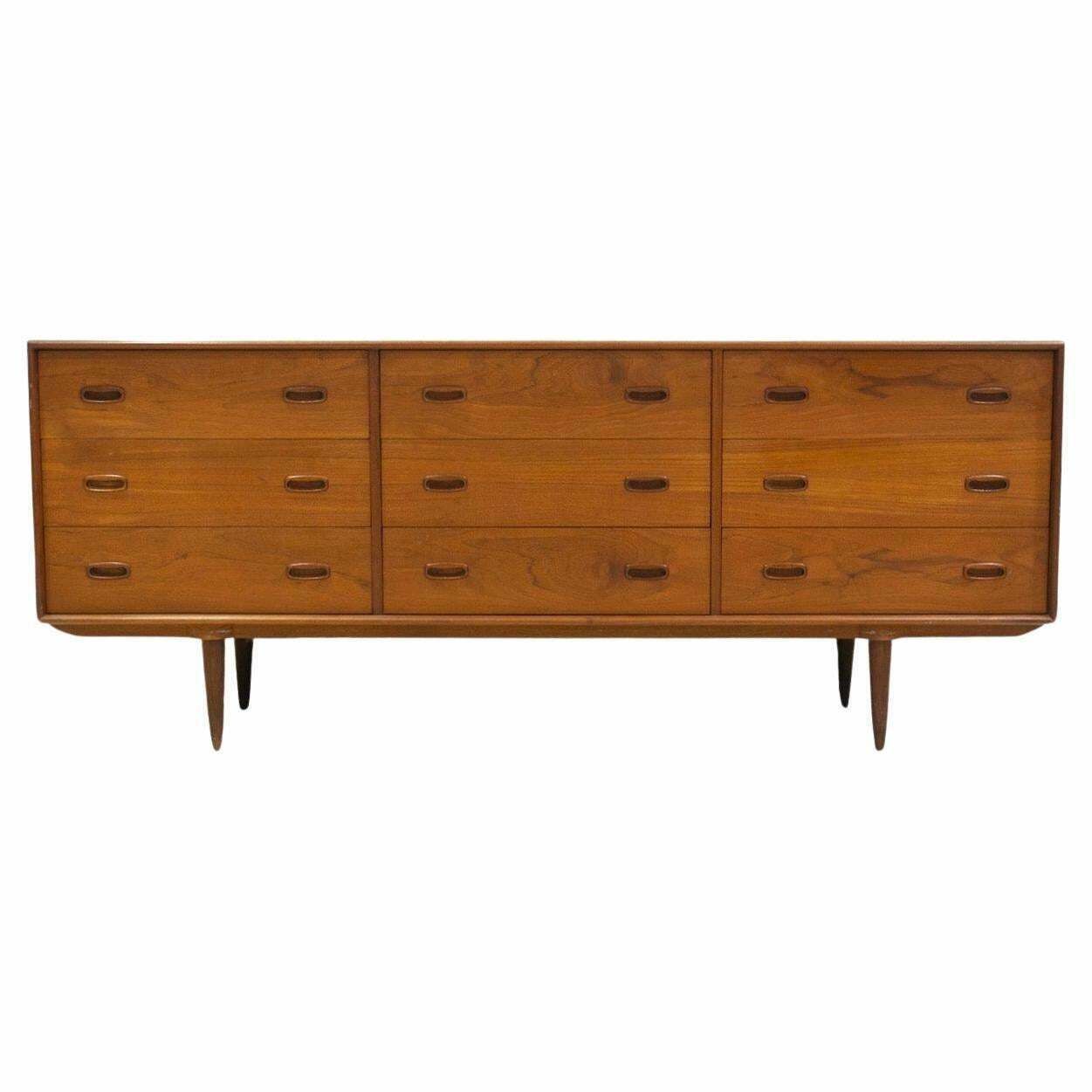 Scandinavian Modern Teak Sideboard With Drawers