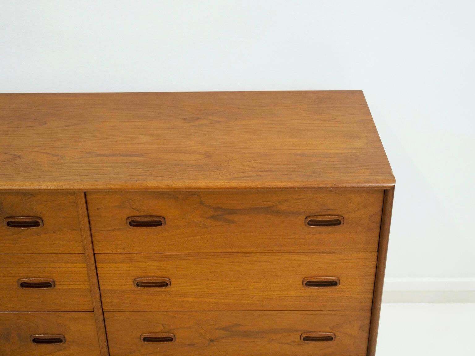 photo furniture Scandinavian Modern Teak Sideboard With Drawers