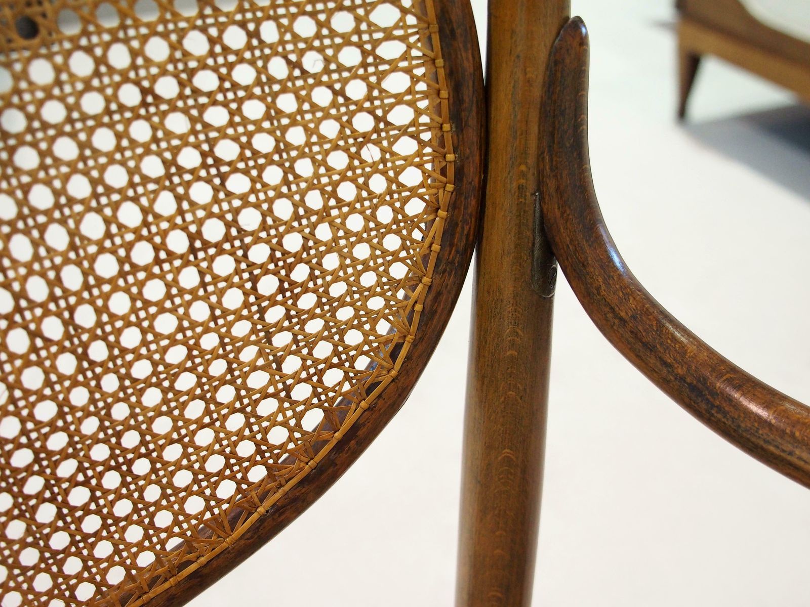 5885.0 Vienna Secessionist Bentwood And Rattan Settee By Thonet Brothers photo