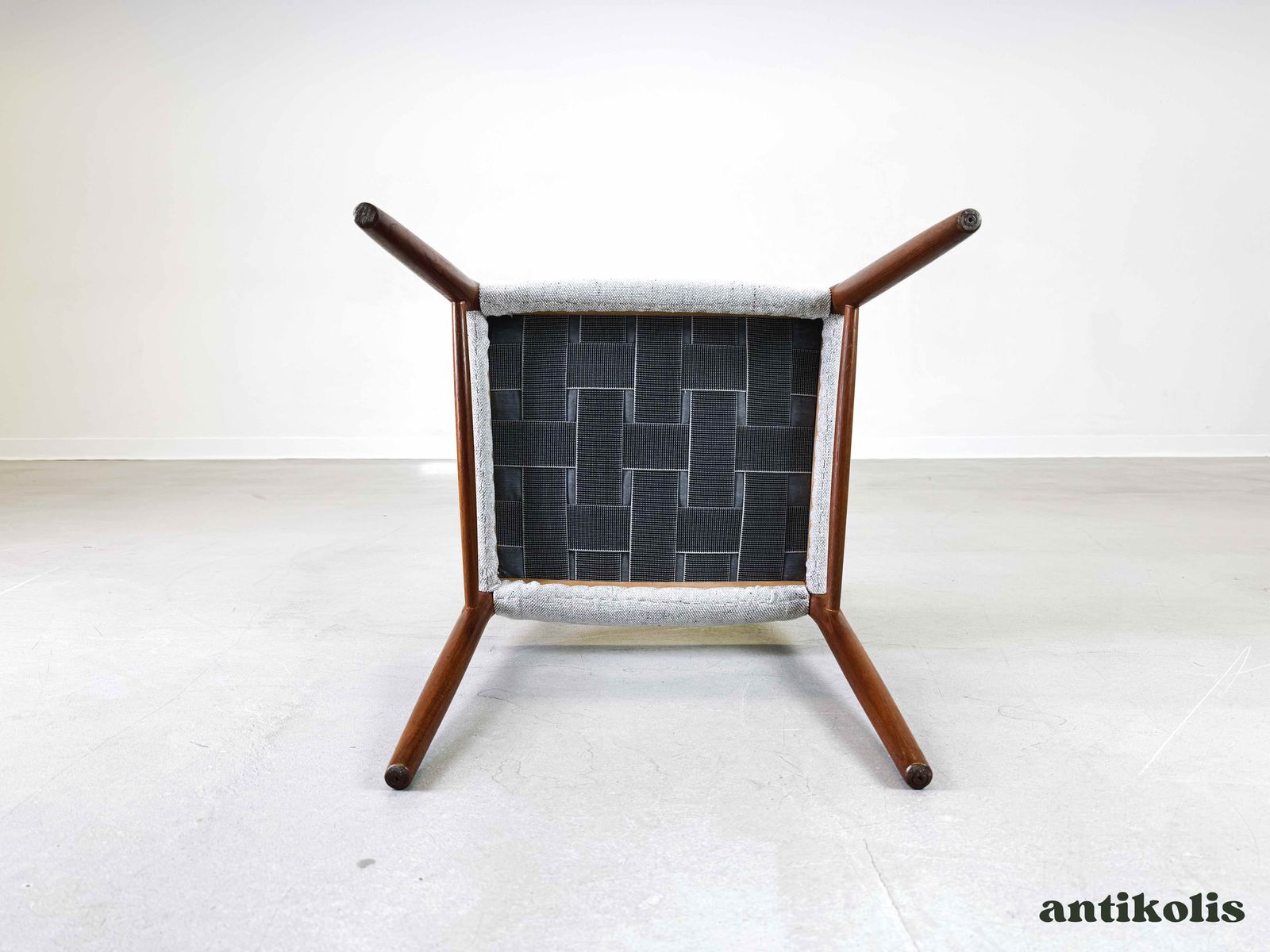 photo furniture Mid Century Chair Jl Møllers Møbelfabrik Niels O Møller Model 75 Teak