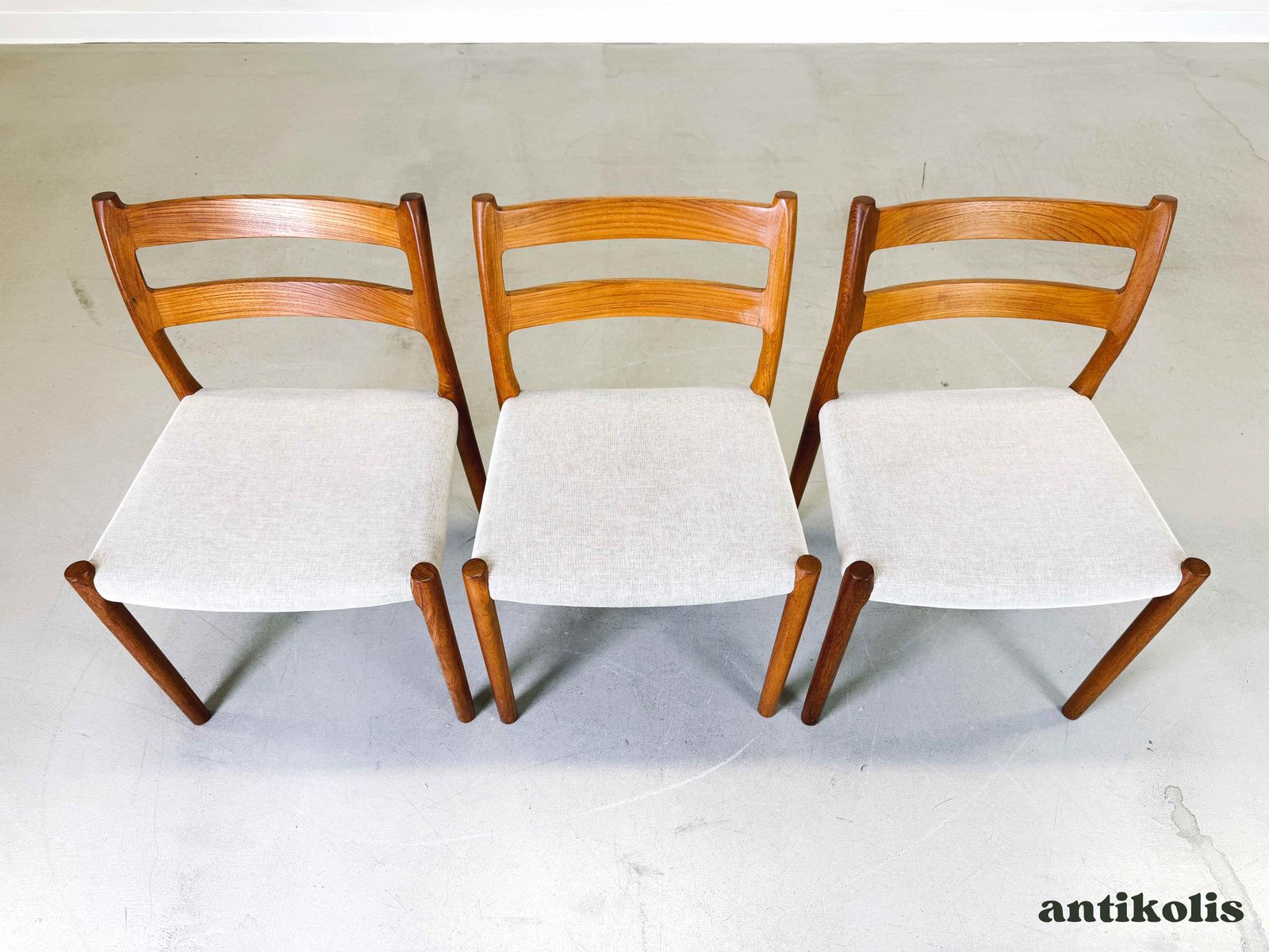 photo furniture Set Of 3 Mid Century Chairs Niels O Moller Jl Møllers Model 84