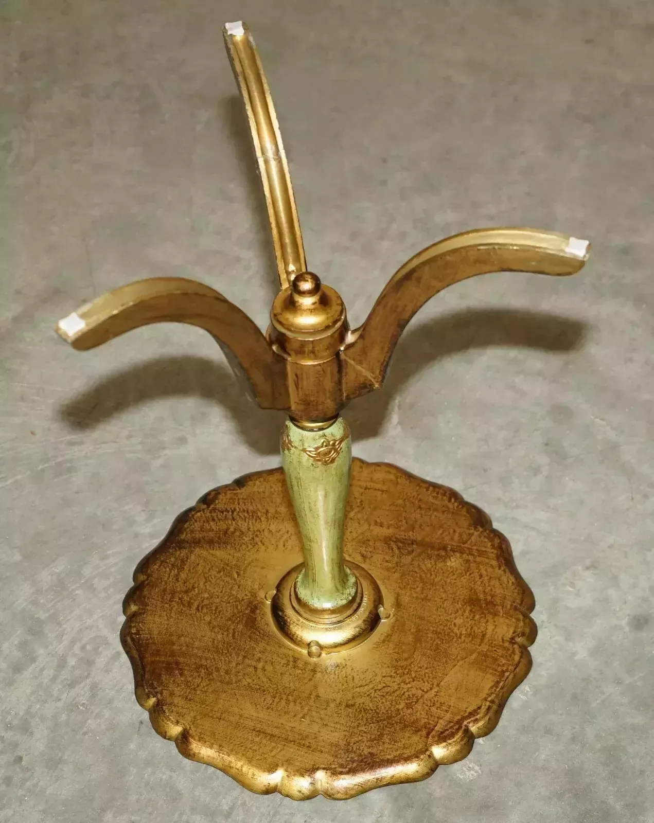 photo vinterior Vintage French Circa 1950's Hand Painted & Gilt Tripod Side End Lamp Wine Table