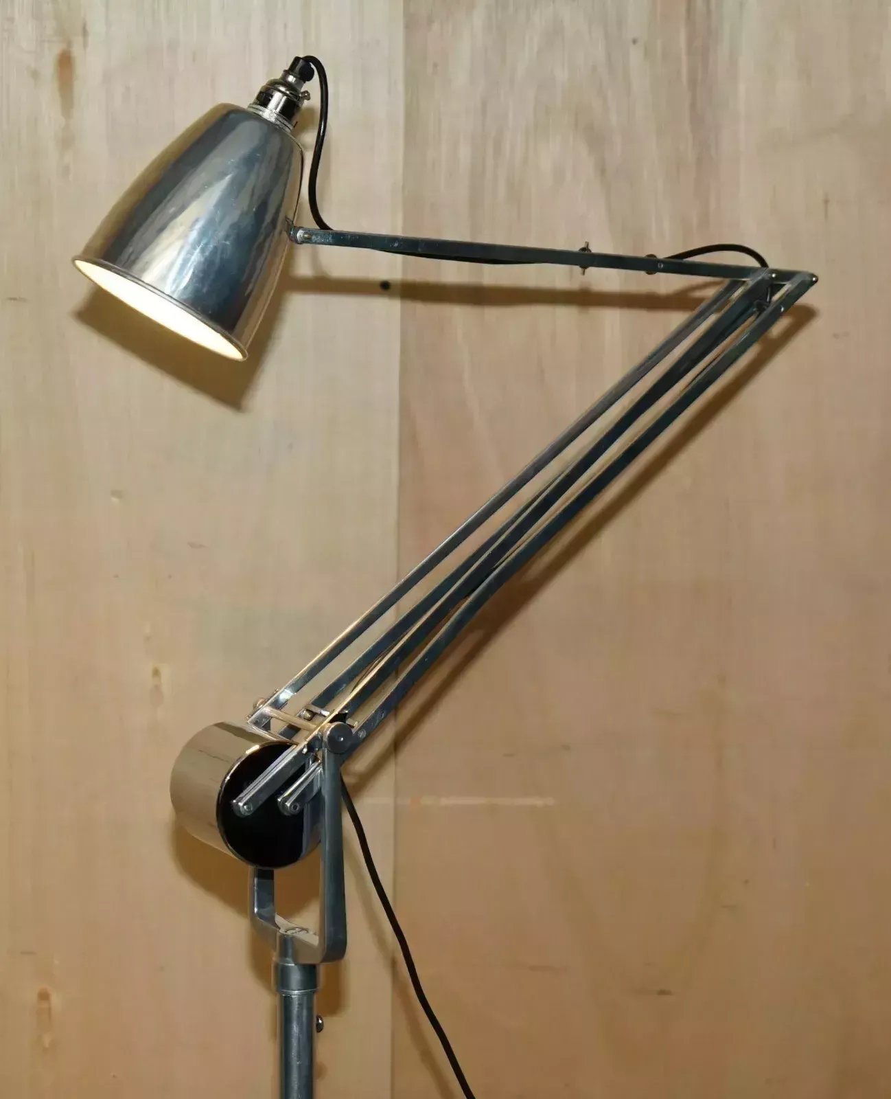 Stunning Original Circa 1950's Handrill & Horstmann Counterpoise Floor Lamp photo furniture