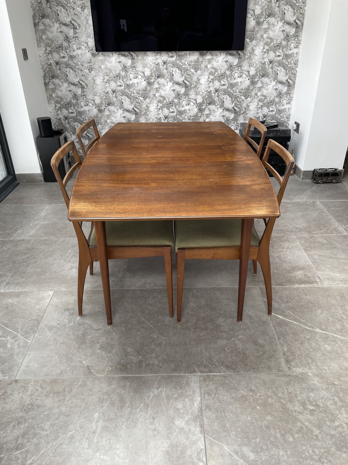 Mid Century Retro Extending McIntosh Dinning Table With 4 Matching Chairs photo vinterior