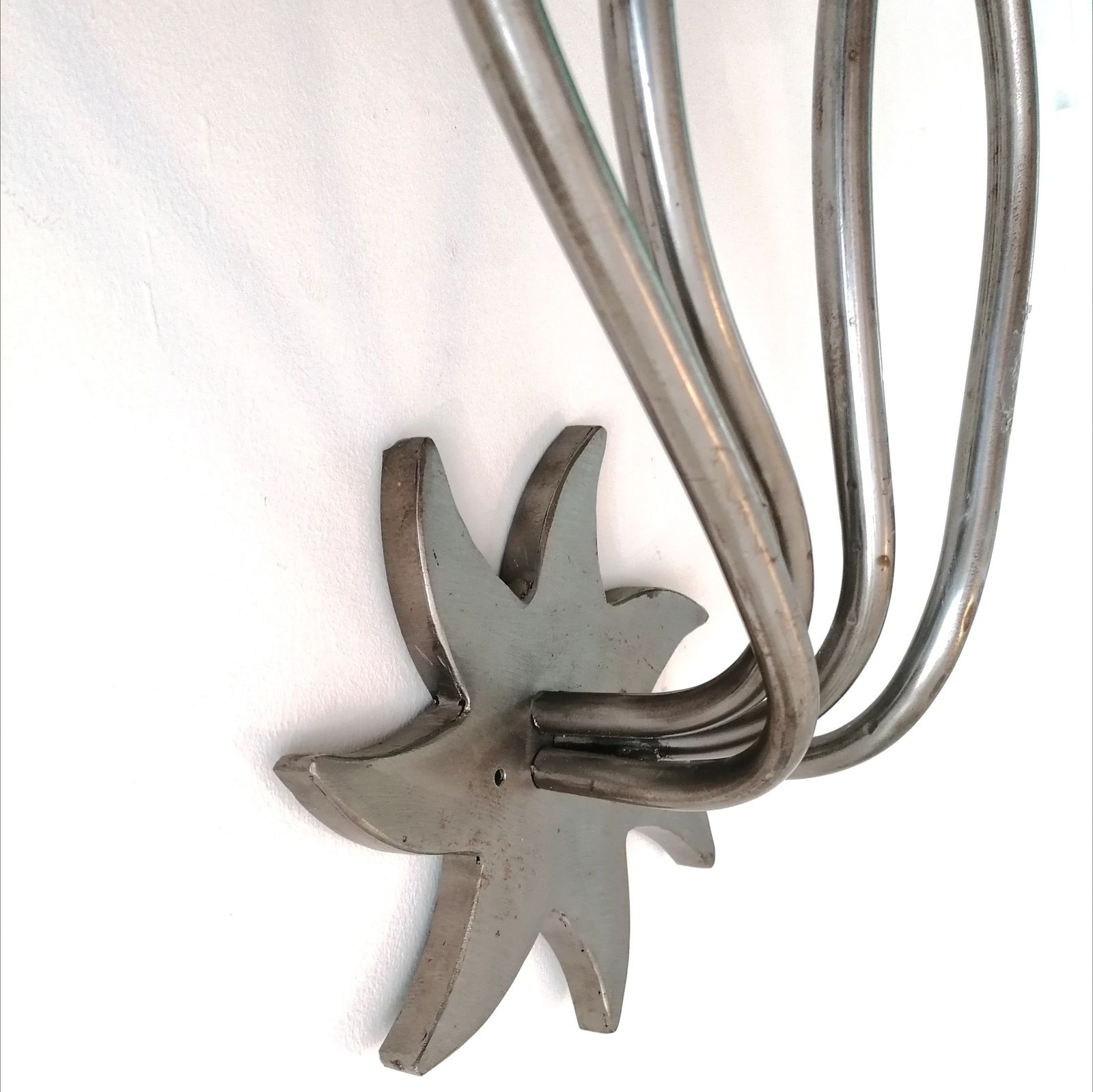 Postmodern Sculptural Star / Flower Wiggle Steel Wall Light, Artist Made, No Labels, USA, C1980s. Newly Rewired. photo 375.0