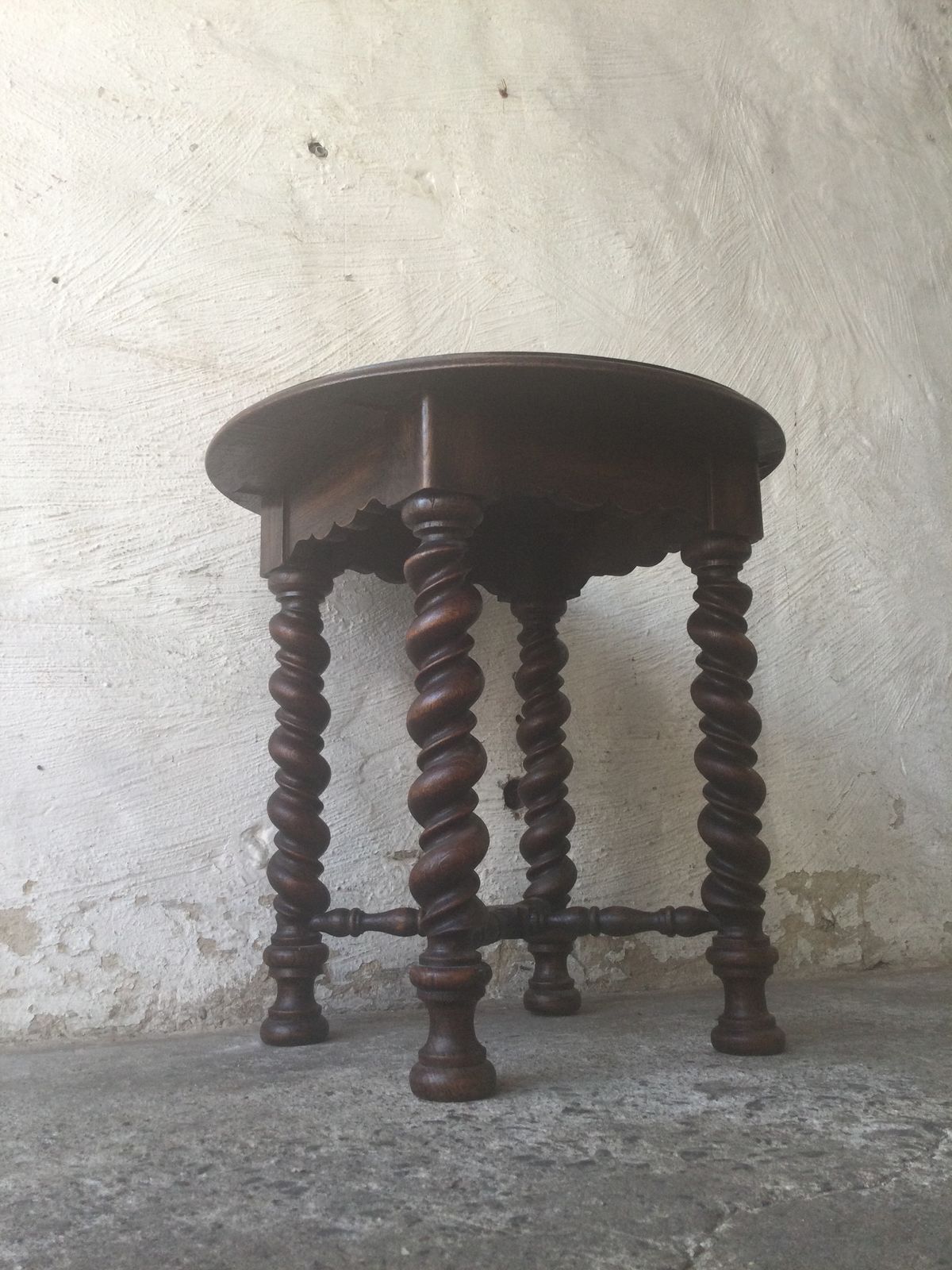 Pedestal Table photo vintage