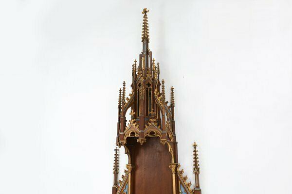photo vintage French Neo Gothic Polychrome And Gilt Wooden Church Steeple With Niche For Saint Statue, 1800s