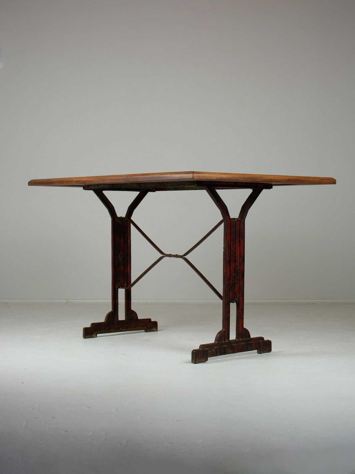 photo furniture Antique Louis Vuitton Table, France C.1920's Art Deco