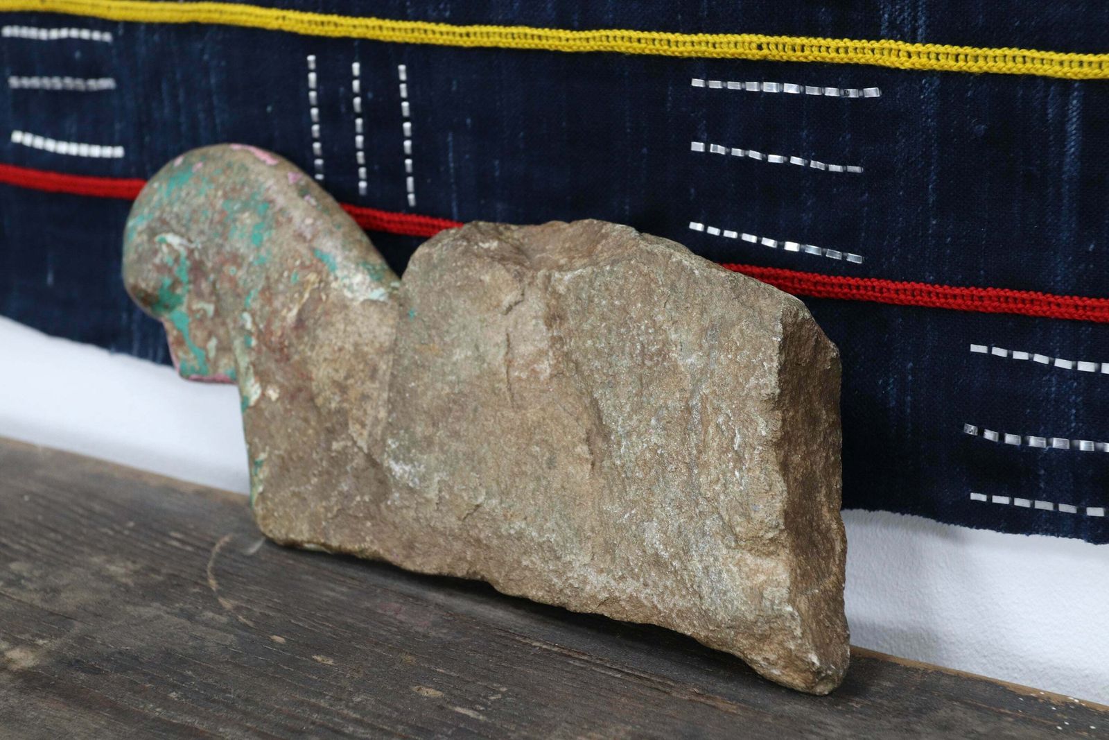 Indian Stone Peacock Turban Hanger  Dungapur 18th Century (2) photo furniture