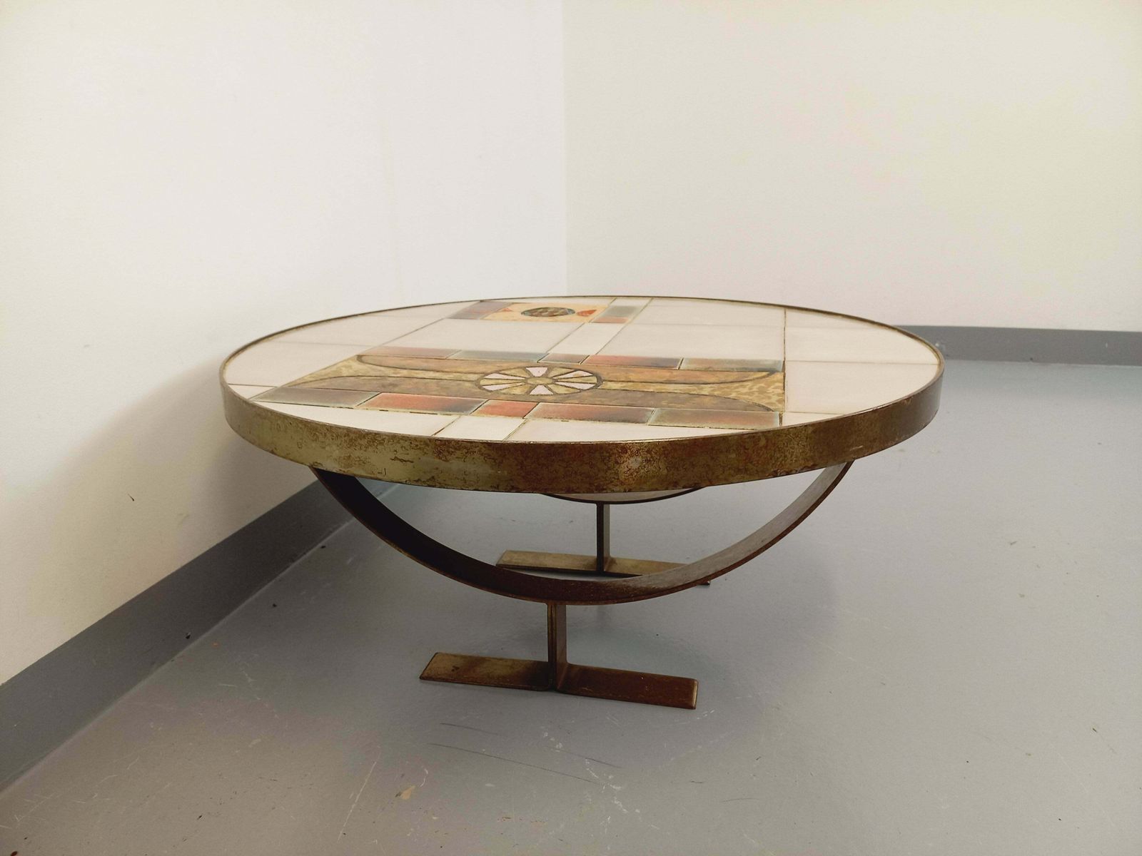 Jean Gregorieff For Roche Bobois Round Coffee Table In Ceramic photo vinterior