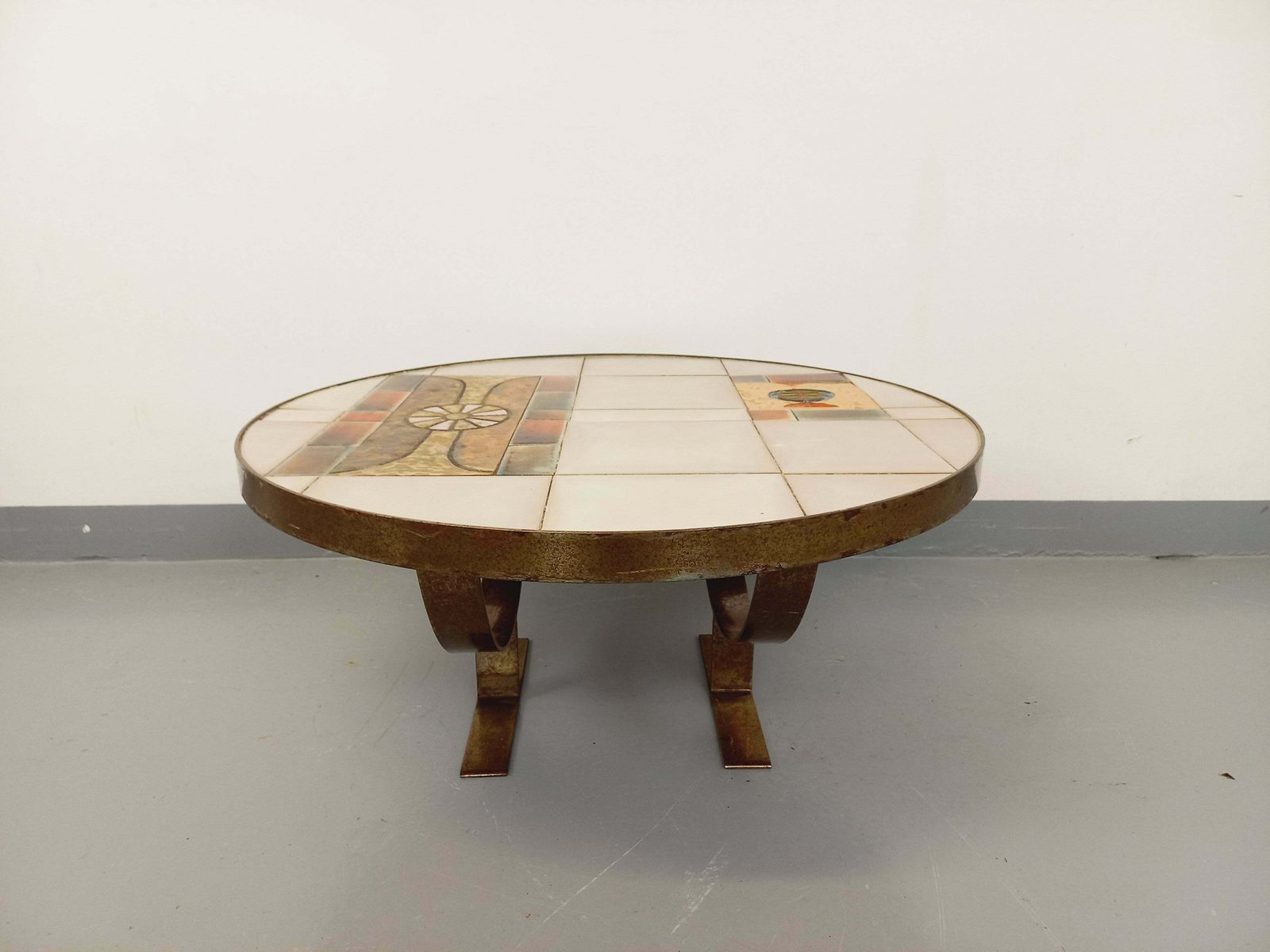 photo furniture Jean Gregorieff For Roche Bobois Round Coffee Table In Ceramic