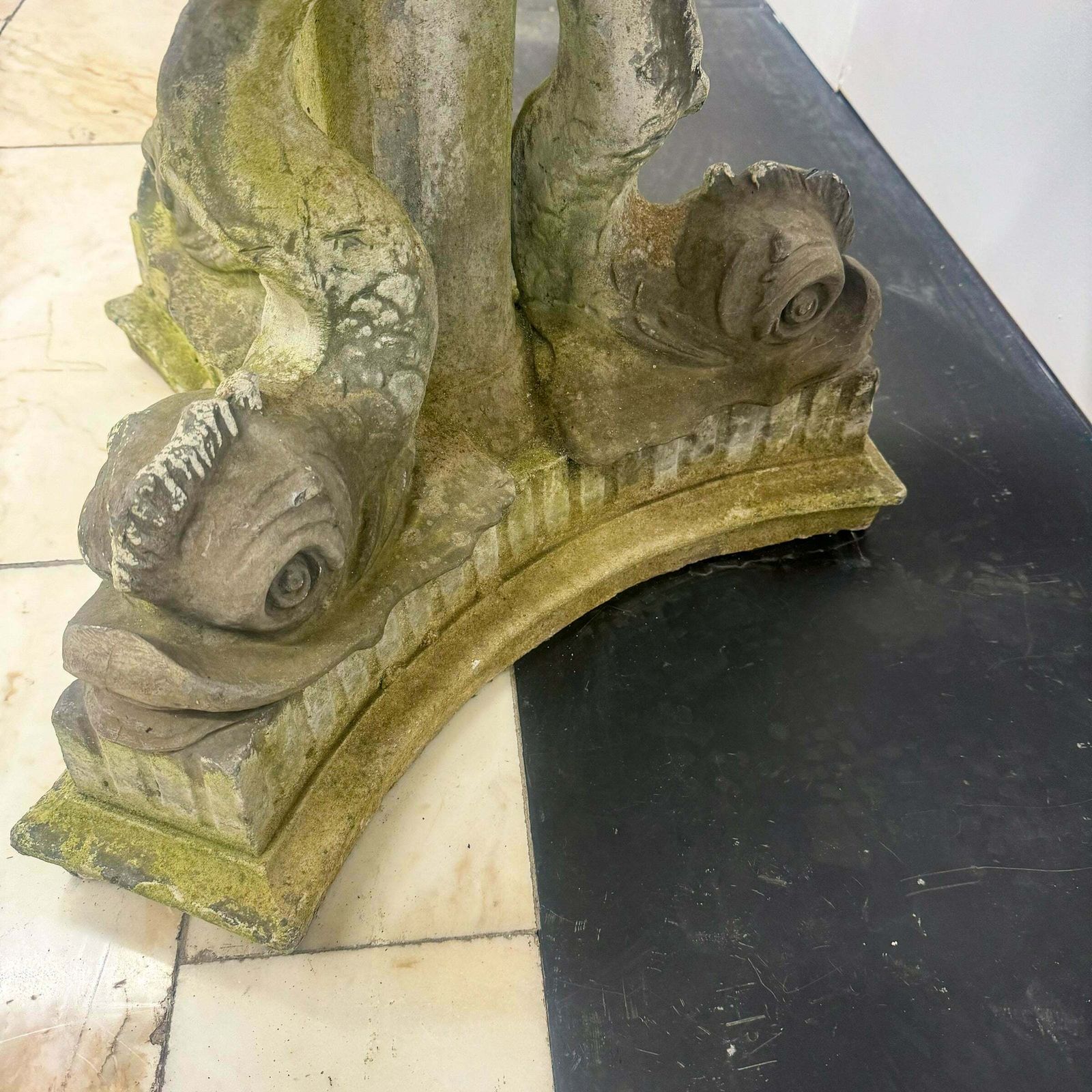 Garden Decor Antique Lead Garden Water Fountain photo