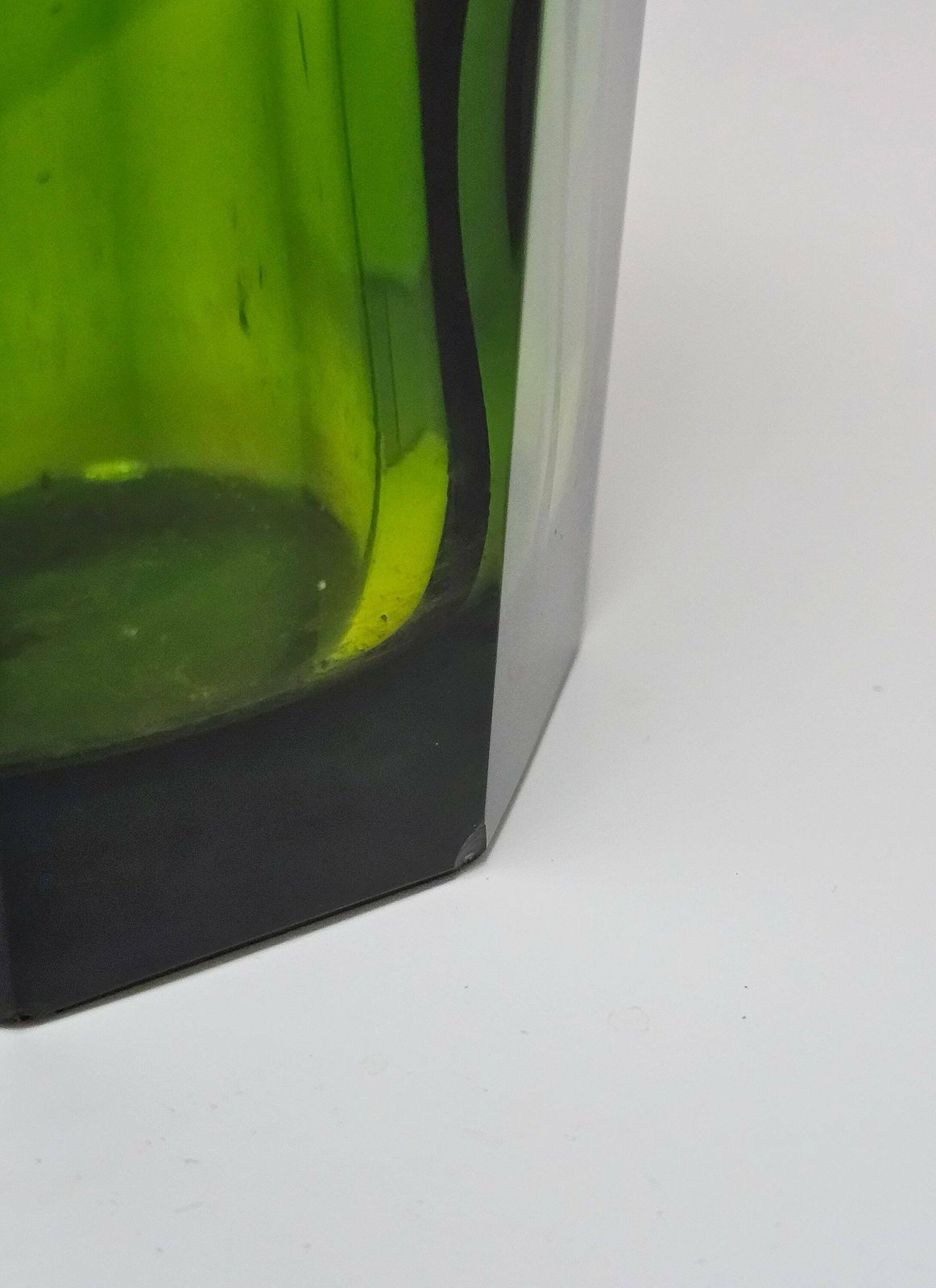 Very Rare Rainbow Vase By Aknuny Astvatsaturyan Manufactured By Leningrad Art Glass Factory // Made In U.S.S.R. In 1960 photo vinterior