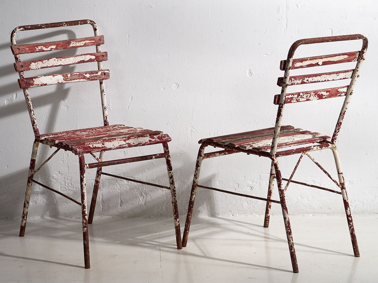 Antique Red And White Terrace Chairs (C.1920). Set Of 4 Pieces photo 597.0