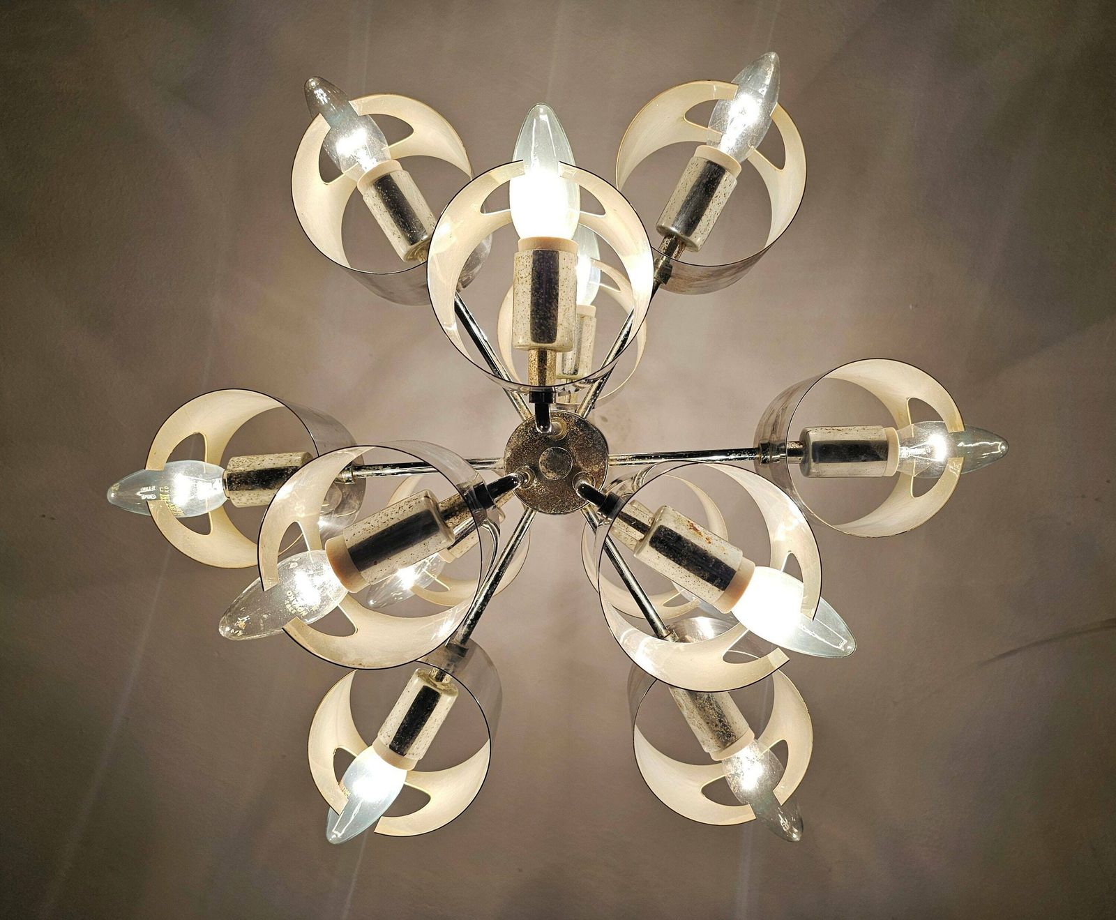 Minimalist Space Age 12 Arm Cubic Chandelier By Gaetano Sciolari Shaped As An Atom // Made In Italy In 1970s photo for sale