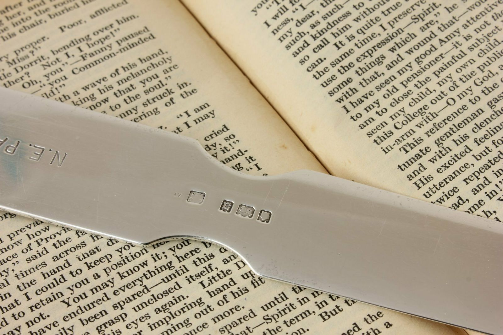 Sampson Mordan Solid Silver Antique Paper / Page Turner 1918. Ba Ltd Dart Club. photo vinterior