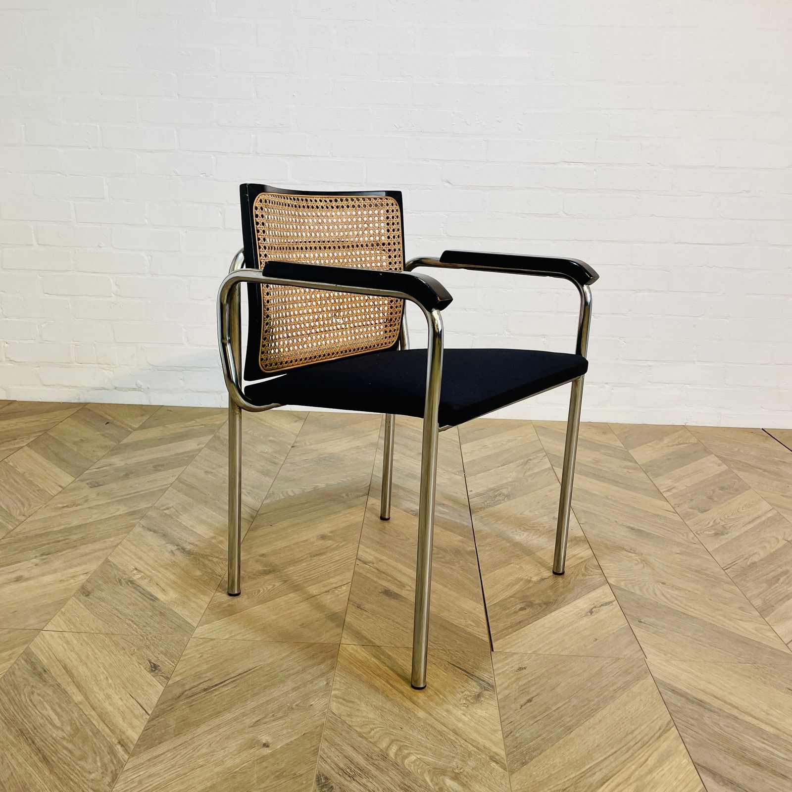 photo vintage Mid Century Modern Chrome Chair After Marcel Breuer