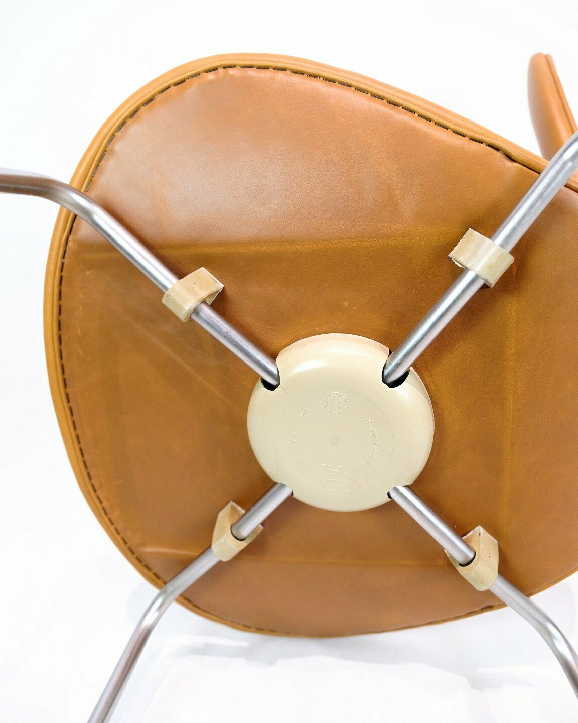 photo furniture Set Of 4 Dining Chairs Lily/Seagull Model 3108 In Cognac Elegance Leather By Arne Jacobsen For Fritz Hansen From 1970s