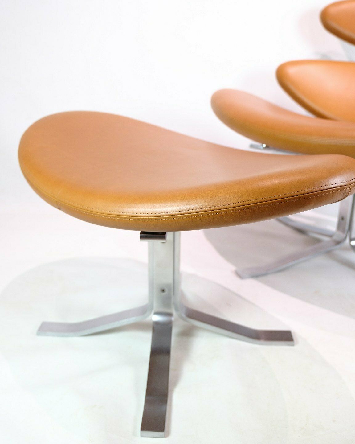Corona Lounge Chair  Model Ej 5 In Walnut Elegance Leather By Poul M. Volther For Erik Jørgensen From 1960s photo furniture